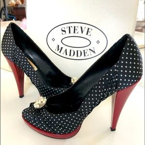 Peep toe pump, Burgundy 4 3/4" heel & platform Black & white dot satin size 7